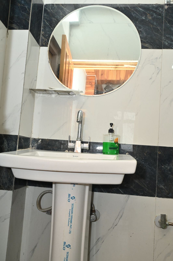Bathroom 3, Sunrise Homestay, Shimla