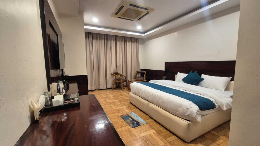Room 3, BelAir Luxury Stay, Dehradun
