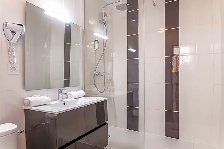 Bathroom 3, Residhotel Central Gare, Isère