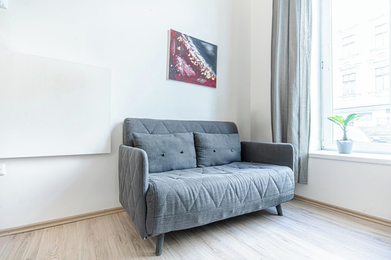 Room 2, Affordable Stay Near Wiener Stadthalle, Wien