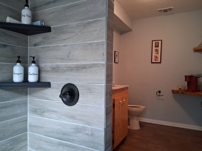 Bathroom, Your Hidden Garden Bed and Breakfast, Wood