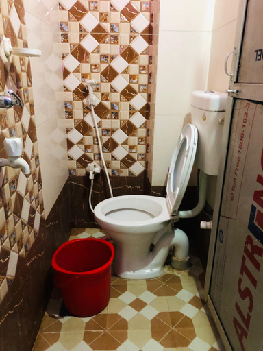 Bathroom 3, Umananda Hotel and Lodge, Mechi