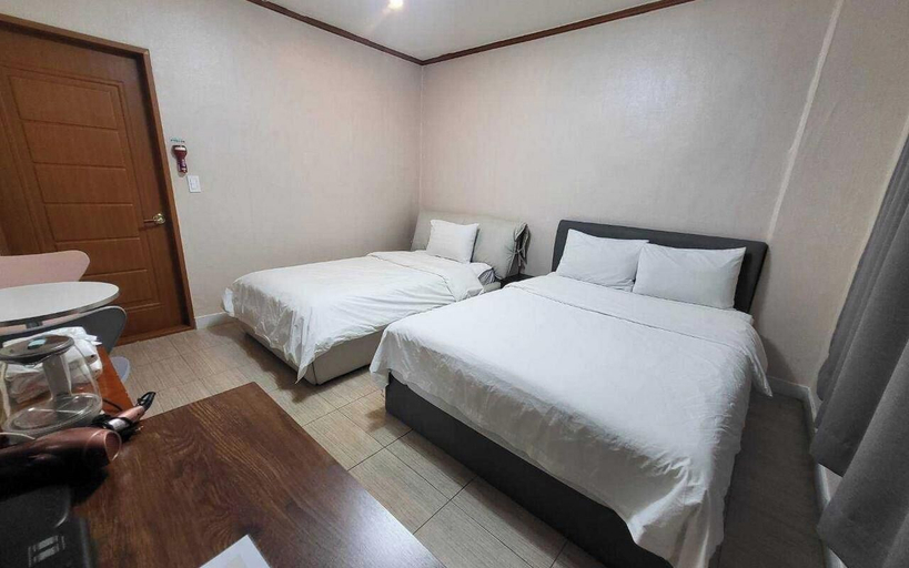 Room 3, Hotel Lisa, Donghae