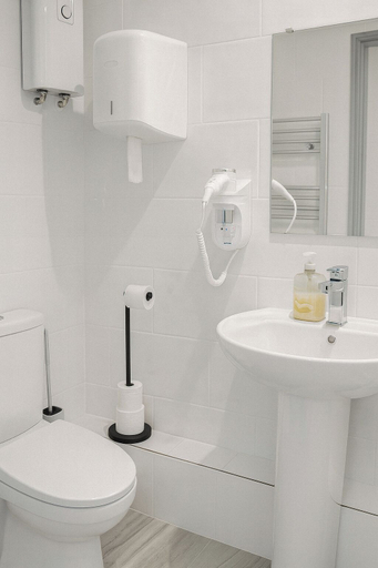 Bathroom 5, The GreenHouse Capules, London