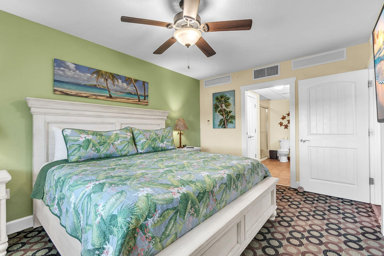 Room 4, Harbourside 3313, Pinellas