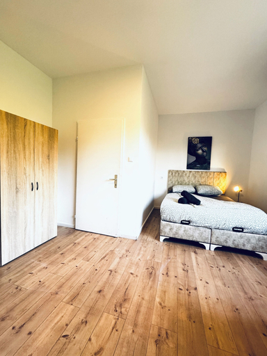Room 2, Central 8BR Stay with Garden and Terrace, Wien