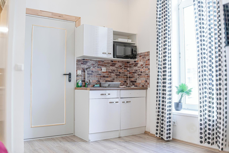 Private kitchenette 5, Family 2 Apts for 6P Stadthalle Area, Wien