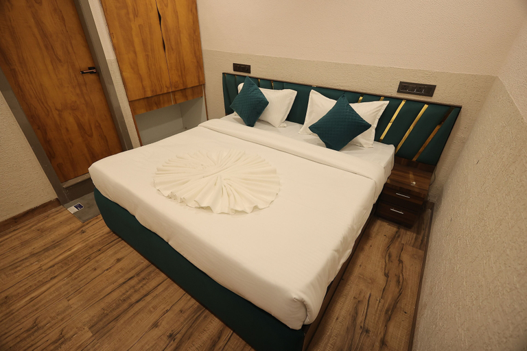 Room 3, Hotel Glow, Indore