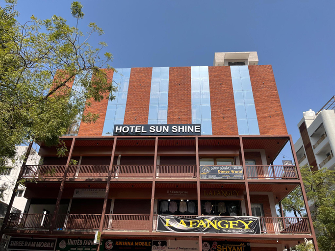 Entrance, hotel sun shine, Anand