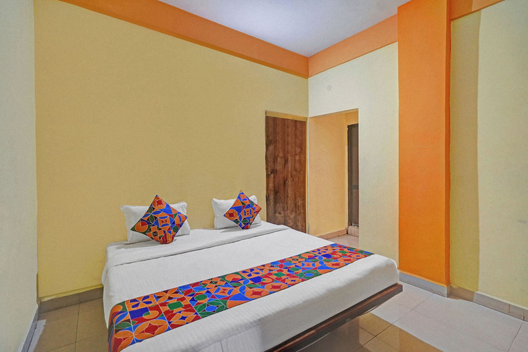 Room 3, Via Comfort Hub, Nagpur