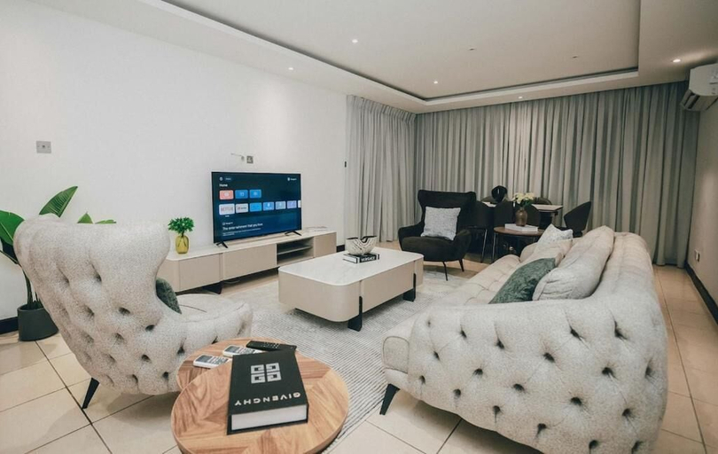 Living area, Luxury 3BR Alema Court-Airport Close, Accra