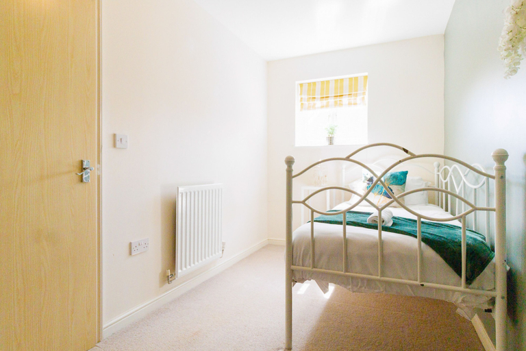 Bedroom 4, Orchid House in Cambridge, Cambridgeshire