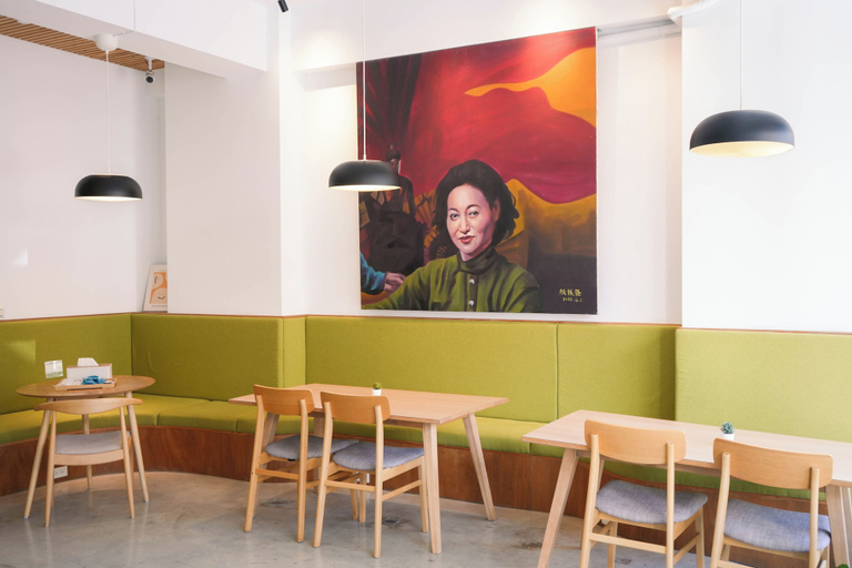 Lobby sitting area 5, Yǒu mǒu hostel, Tainan