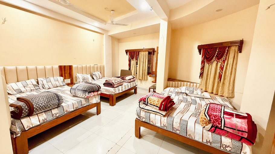 Room 5, Hotel P & L near Mahakaleshwar Temple, Ujjain