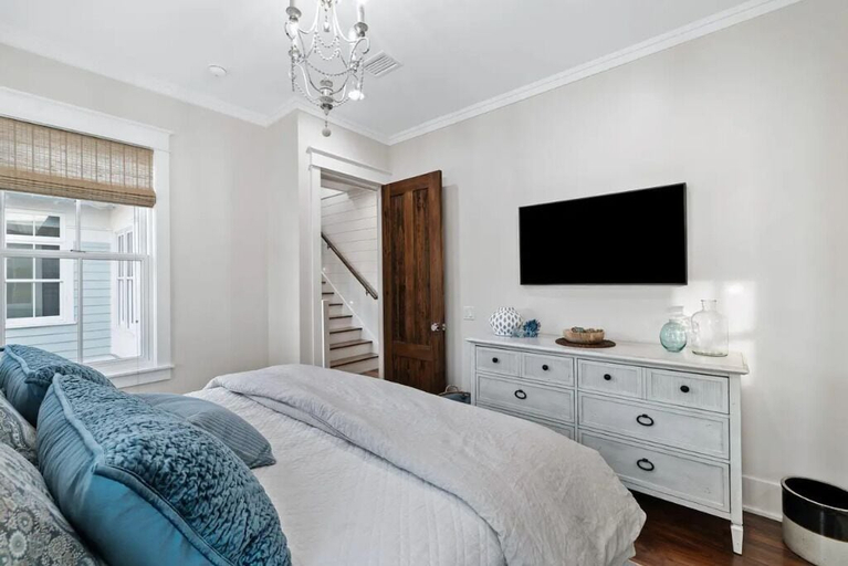 Bedroom 2, Sea La Vie Seaside Main House, Walton
