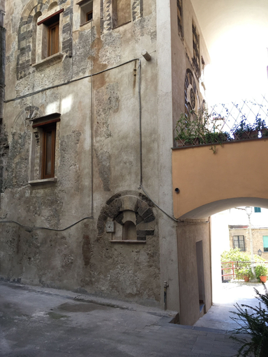Exterior, casa normanna, Salerno