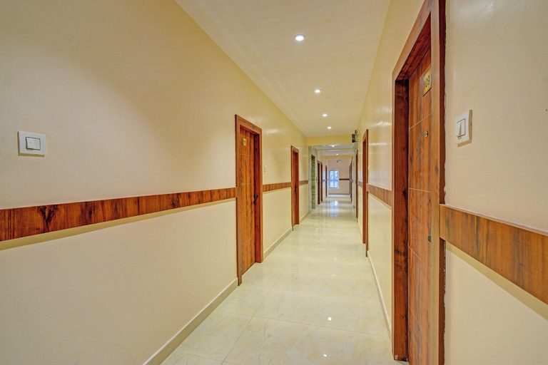 Lobby 5, Fabhotel S Continental, Hyderabad