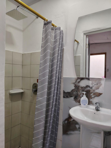 Bathroom 2, Hostal Darwin, Santa Cruz