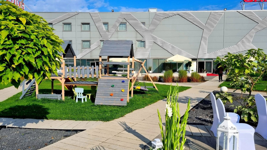 Exterior & Views 2, HOTEL PORTO, Radomsko