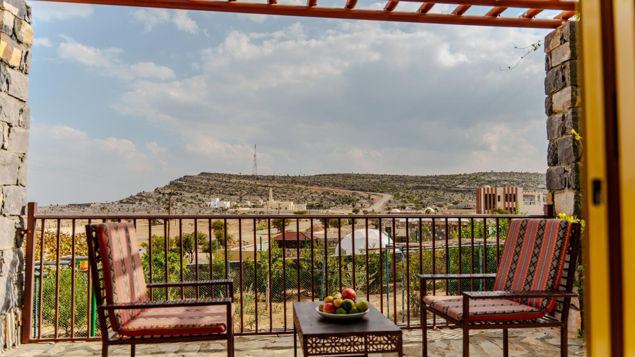 Others 3, jabal shams view stay نزل إطلالة جبل شمس, Al Hamra