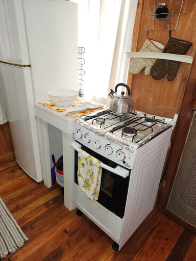 Private kitchen 4, Bella Vue Vacation Home & Cabins