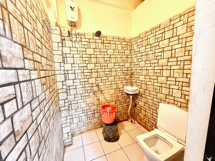 Bathroom 3, Hotel S P Palace near All Prime Location, Ujjain