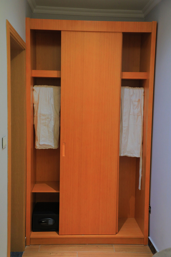 Room 4, Libanos Hotel, Debubawi