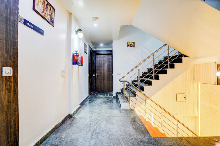 Lobby 4, Fabhotel Raj Niwas, Delhi