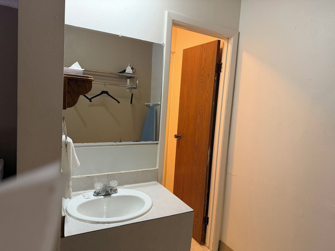 Bathroom 3, Sagebrush Inn, Fallon
