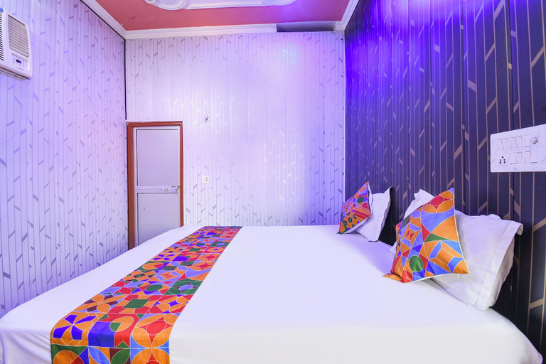Room 3, Via Royal Villa, Faizabad
