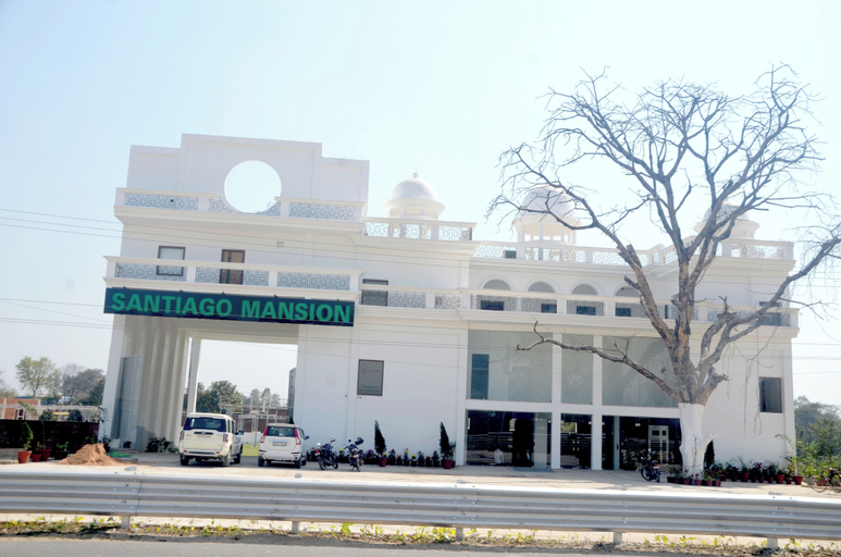 Front of property 3, Hotel Santiago Mansion, Faizabad