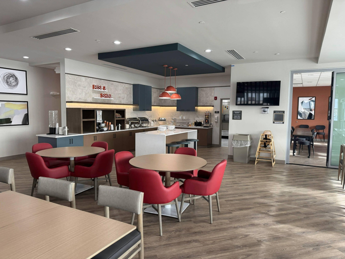 Breakfast area 3, Comfort Inn & Suites Colby, Thomas