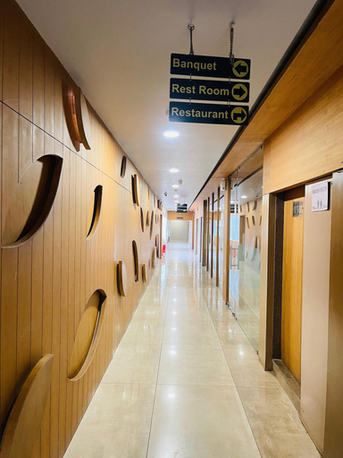 Lobby 5, Kasa Hotel, Gandhinagar