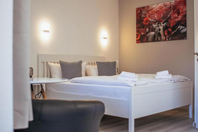 Bedroom 3, Regiohotel Wolmirstedter Hof Wolmirstedt, Börde