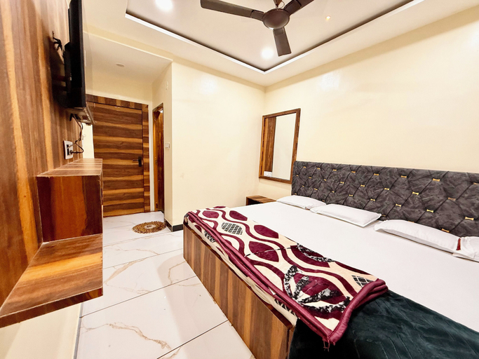 Room 3, Hotel DMD Inn near Temple & Rail Staion, Ujjain