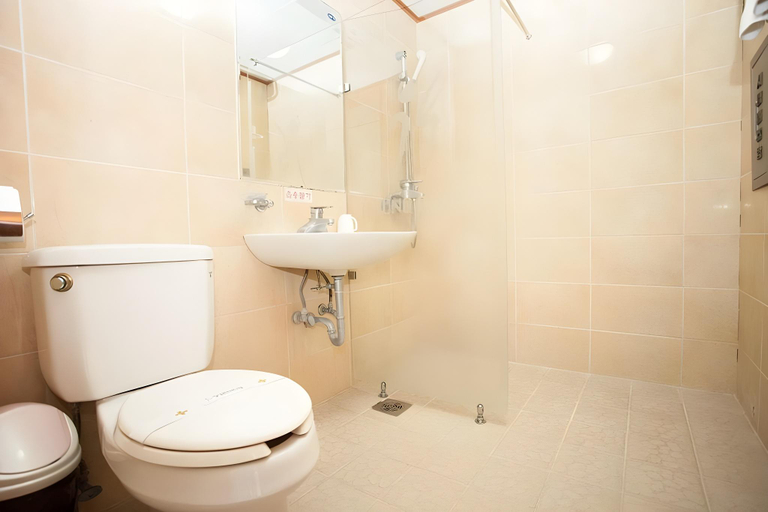 Bathroom 4, Il Sung Jeju Beach Resort, Jeju