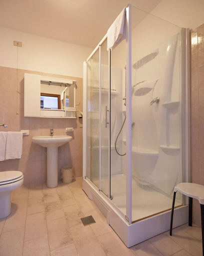 Bathroom 5, Albergo Ristorante Belvedere, Udine
