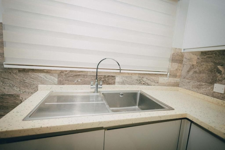Private kitchen 4, Luxury 3BR Alema Court-Airport Close, Accra
