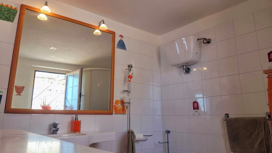Bathroom 2, Casa Azzurra, Vibo Valentia