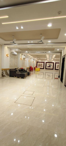 Lobby sitting area 3, The Golden Taj Vrindavan, Mathura
