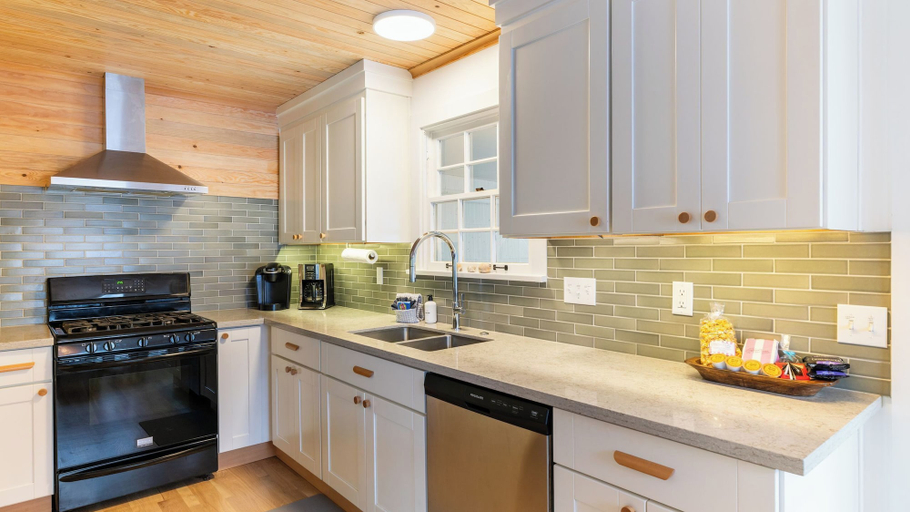 Others 5, Grey Oak by Avantstay Surfers Retreat Walk to Cove Beach + Golf + Firepit, Clatsop