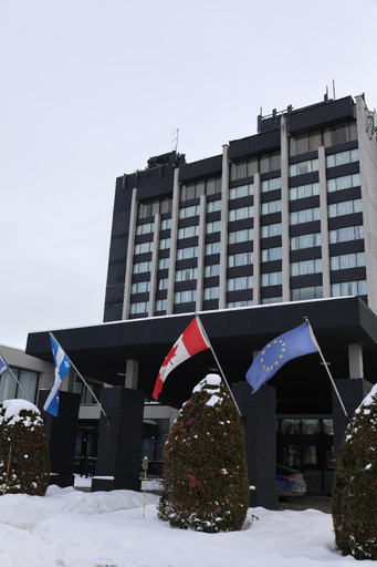 Exterior & Views 2, Travelodge by Wyndham Hotel & Convention Centre Quebec City, Communauté-Urbaine-de-Québec