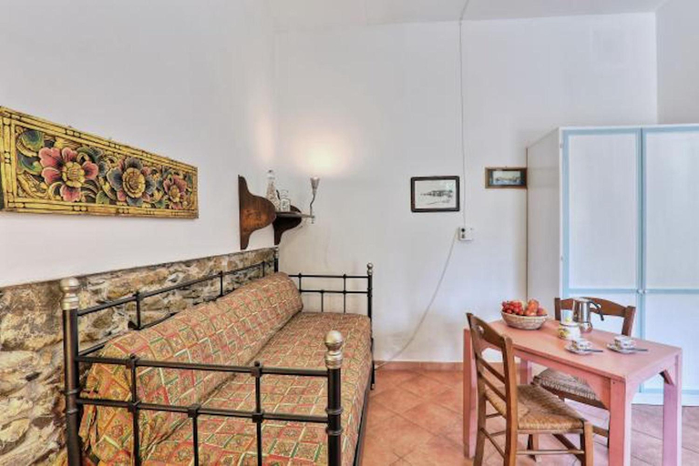 Bedroom, Appartamento l'arancio, Livorno