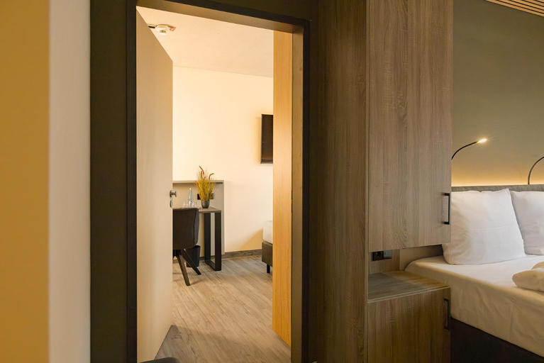Bedroom 2, Hotel Schloss Lehen, Heilbronn