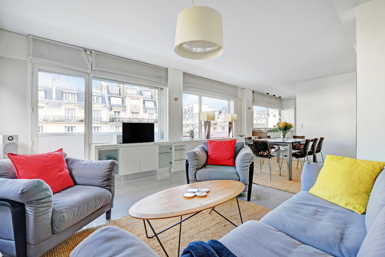 2, Exceptional 3BDR/6P apt - View of the Eiffel Tower, Paris