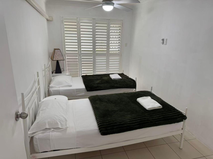 Bedroom 3, Anchordown Apartments, Gold Coast