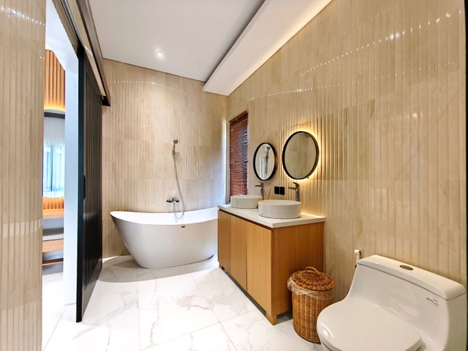 Bathroom 5, Green Pererenan Villa Canggu, Badung