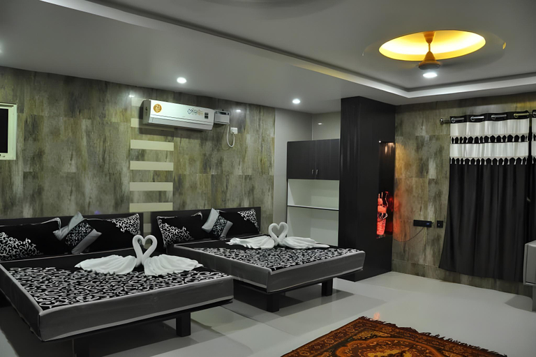 Others 5, Hotel SAARA, Ramanathapuram