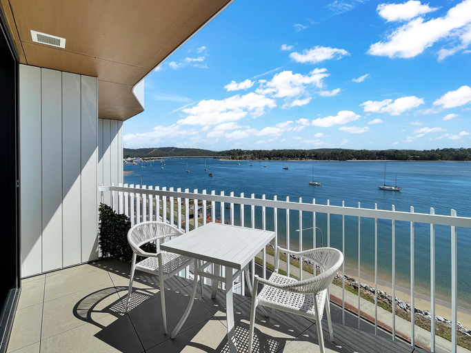 Balcony/terrace 3, Modern 2-Bedroom Apartment with Pool Access, Eurobodalla