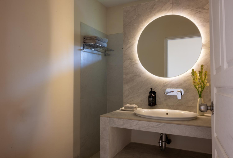 Bathroom 5, Kubu Indah Dive & Spa Resort, Karangasem